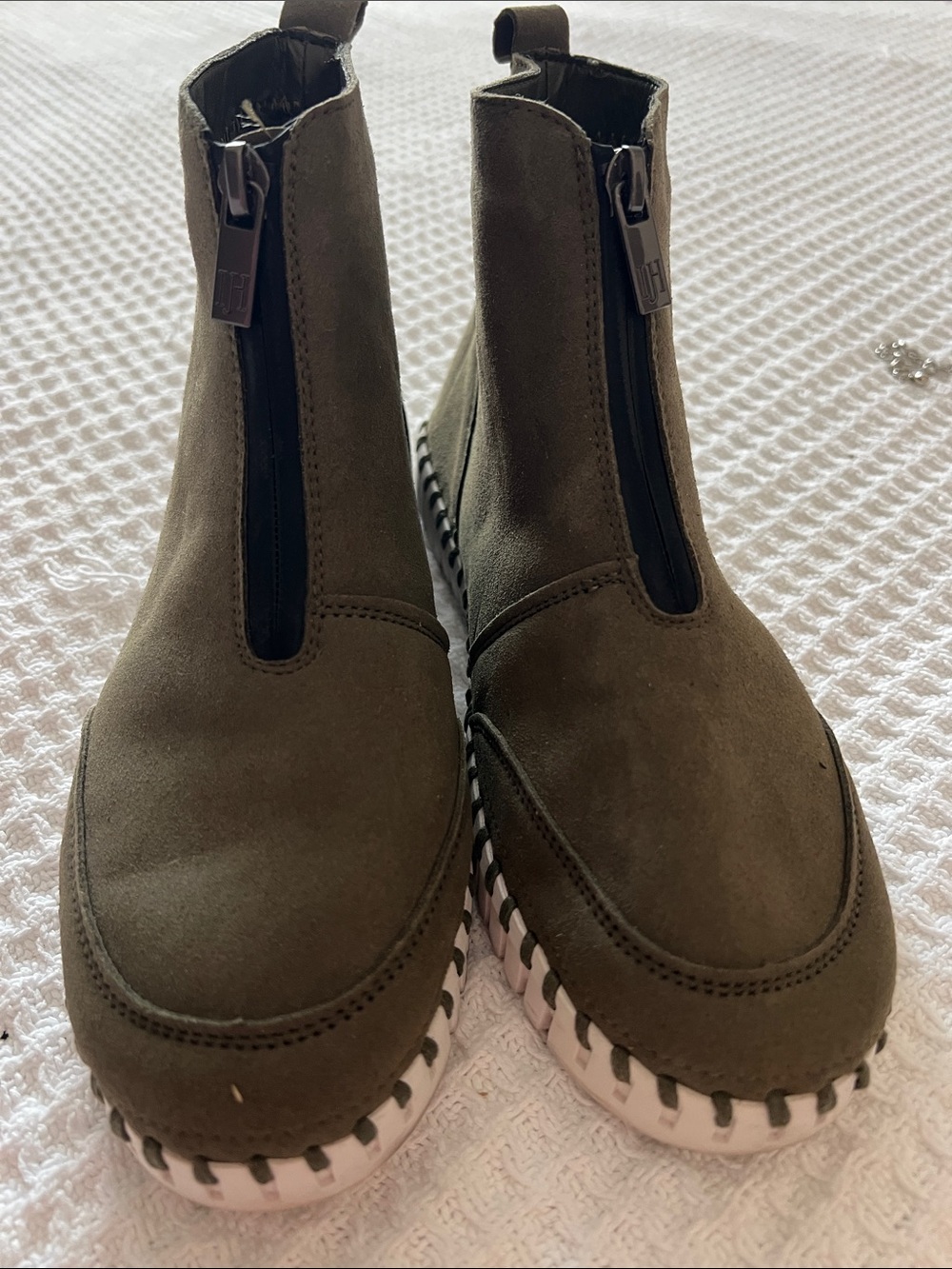 Ilse Jacobsen Olive Green Suede Ankle Boots